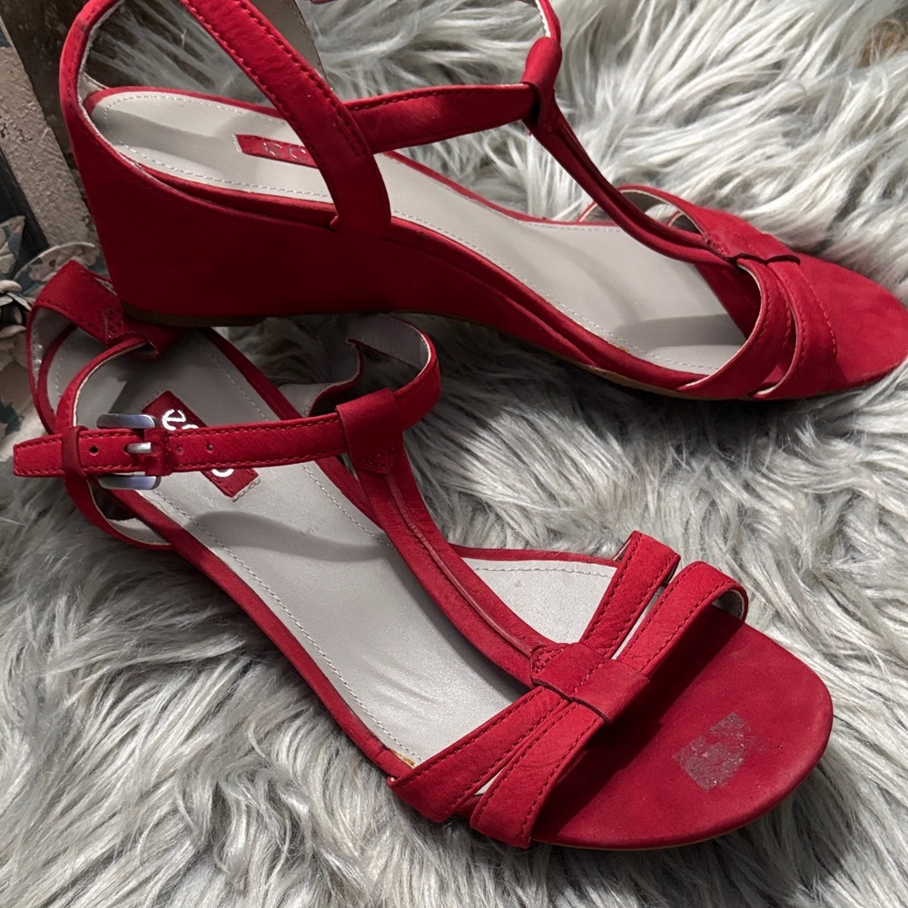 Ecco Women's Bold Red Sandals, Size 40 (9.5 US) - Picture 2 of 6